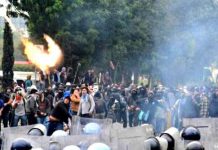 “Ayotzi vive, la lucha sigue”