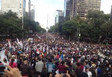 Las contradicciones de un gigante