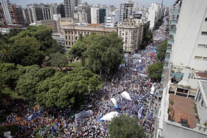 Marcha-Docente-2-e1489078216970