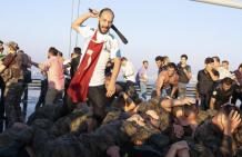 Turquía: un golpe militar derrotado en las calles