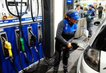 Palabras fuertes, medidas tibias: Massa concedió un aumento del combustible a las petroleras Massa aumento combustibles