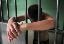 Criminalizar a la juventud, bomba de humo frente a la crisis social