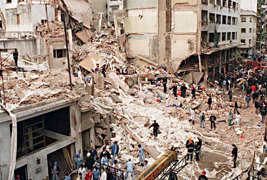 Atentado a la AMIA y a la Embajada de Israel: 31 años de encubrimiento e impunidad atentado a la amia