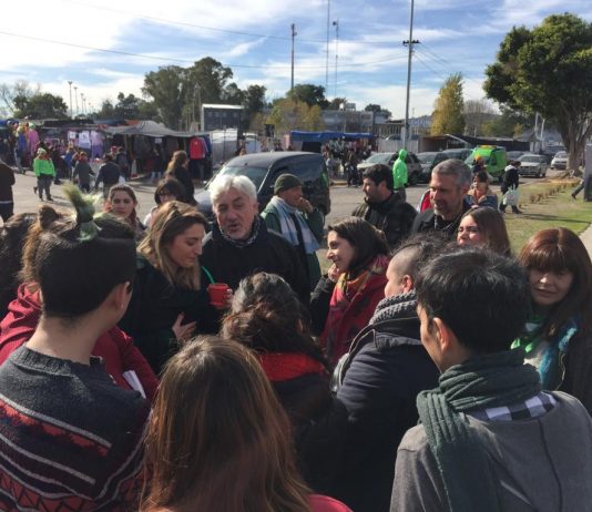 En campaña: Manuela Castañeira en Villa Dominico