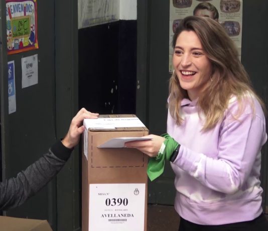 Video: Luego de votar, habla Manuela Castañeira