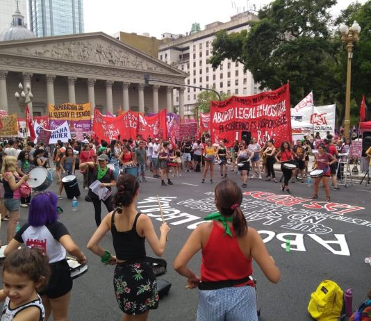 8 de marzo: Las Rojas en Plaza de Mayo