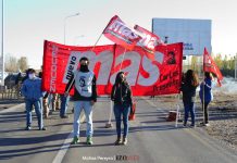 En apoyo a los mineros y los ceramistas, cortaron la ruta 7 a la altura de Zanon