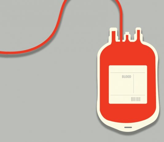 Indignante: Le prohiben donar sangre para su padre por ser homosexual