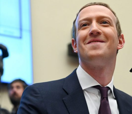 Zuckerberg reduce el tráfico a portales de izquierda mediante cambios en el algoritmo de Facebook Zuckerberg