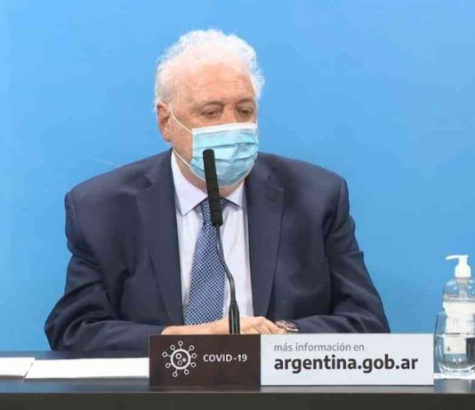 «¡No a las vacunas VIP!» Renuncia Gines