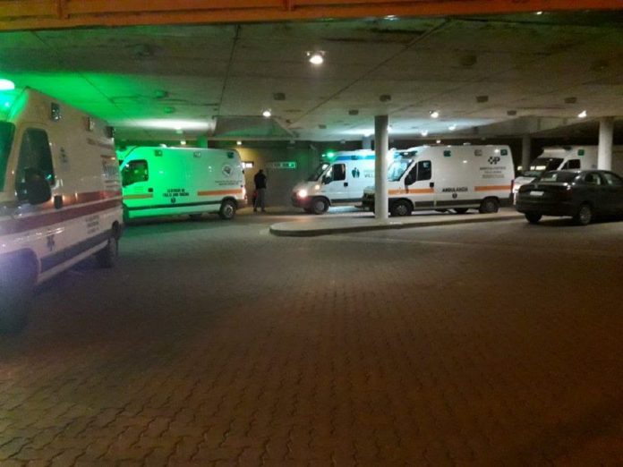 Ambulancias en cola