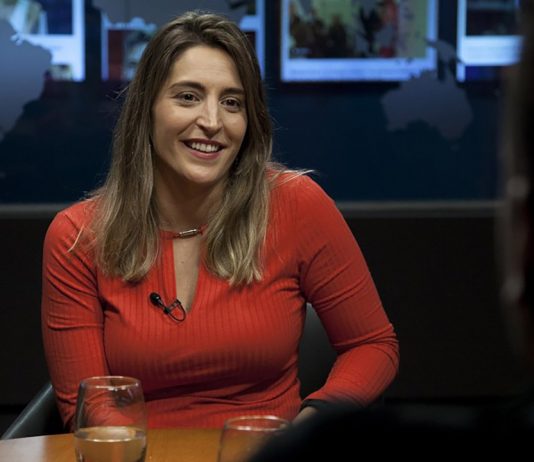 “Nos vamos a rebelar ante esta idea de que todo se tiene que comprar o vender”