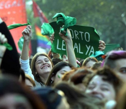 Nuevas provocaciones del gobierno contra el derecho al aborto gobierno aborto