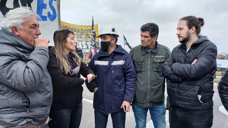 Puente Pueyrredón: Manuela Castañeira y el Nuevo MAS acompañan el reclamo de los trabajadores de EMA