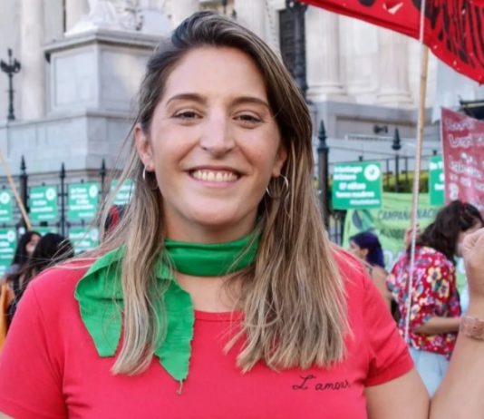 Manuela Castañeira: «Ni el Gobierno ni la oposición hablan de la miseria salarial»