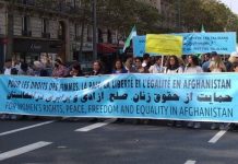 Manifestación en París en solidaridad con las mujeres afganas