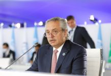 Con o sin sobretasas, pagar la deuda es ajustar a los trabajadores