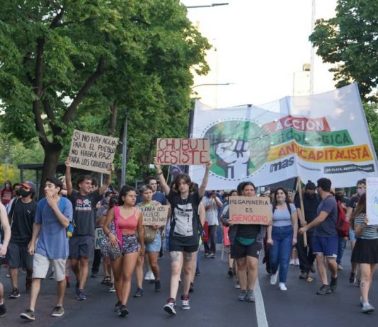 Marchas y cortes en CABA y La Plata en apoyo al pueblo de Chubut