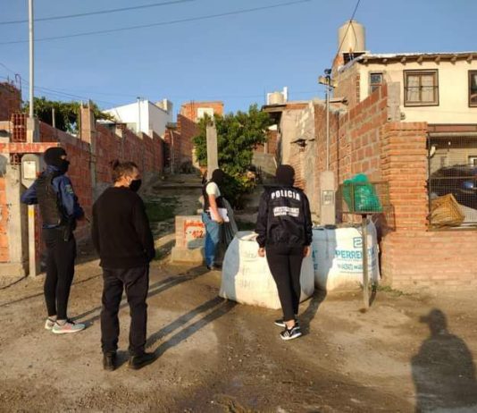 Persecución política en Chubut: «nos levantamos con la policía dentro de la casa»