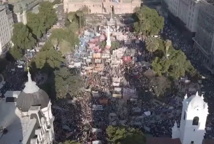 plaza de mayo