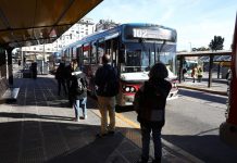 Colectivos de CABA: Fernández y Larreta barajan un aumento mayor al 100%