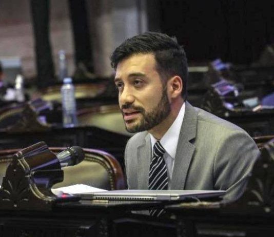 Cipayismo explícito: la nefasta «propuesta» de dolarizar la economía Alejandro Cacace