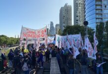 Gran corte de vías de ferroviarios tercerizados por el pase a planta permanente