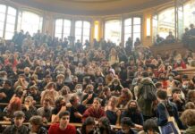 «Ni Macron ni Le Pen»: multitudinaria asamblea de estudiantes antifascistas en la Sorbona