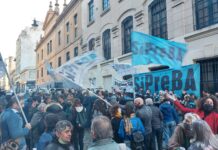 En Página 12 cumplen años los salarios de miseria