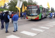 Choferes de la línea 60 cortan parcialmente la Panamericana