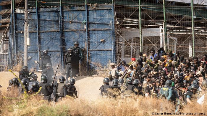 Melilla: Represión y 37 muertos en la frontera europea