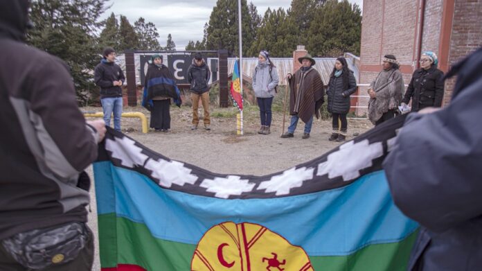 Acto mapuche en la UNCO Acto mapuche en la UNCO
