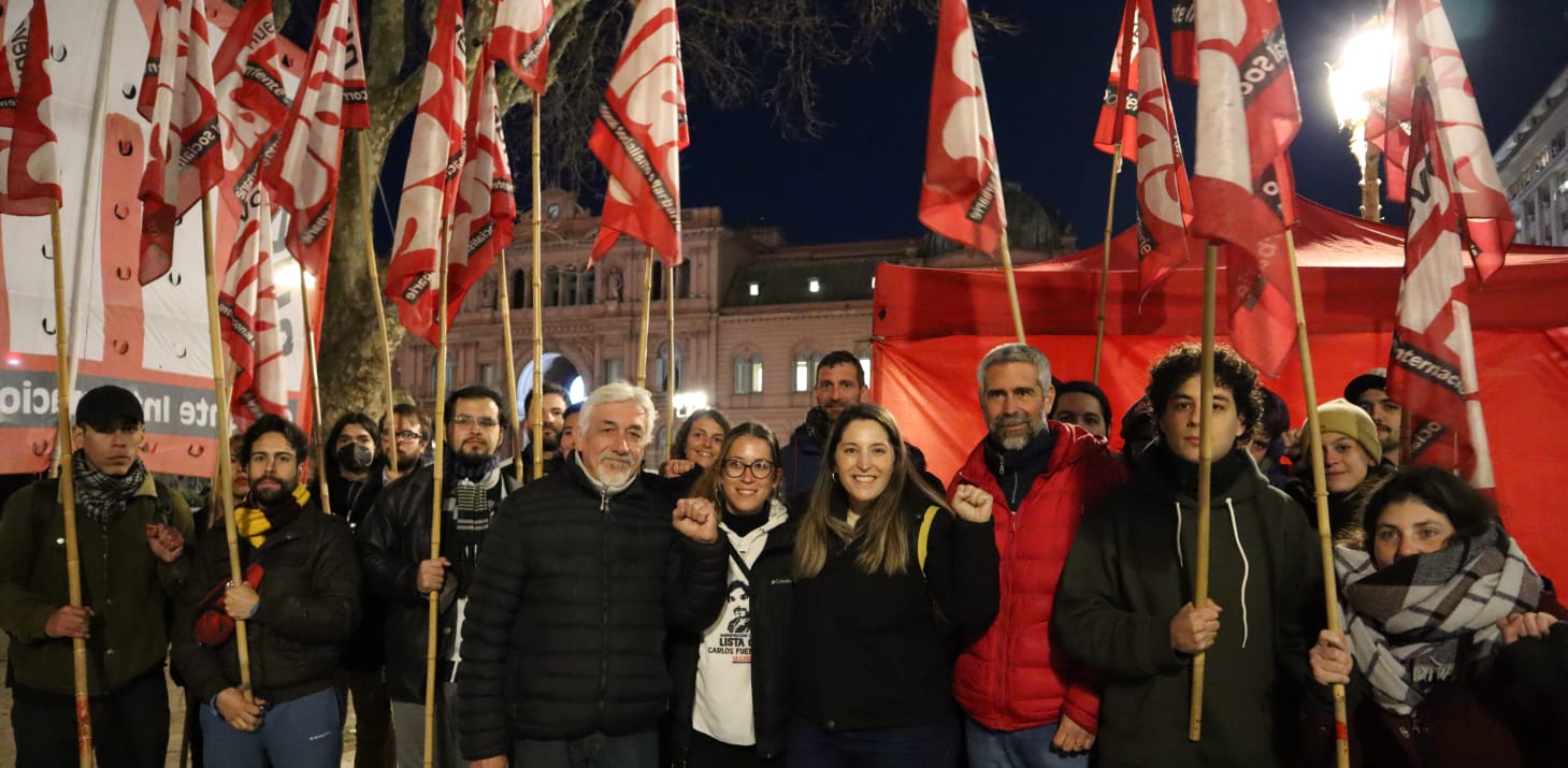 Contra el ajuste de Massa, histórico acampe en Plaza de Mayo