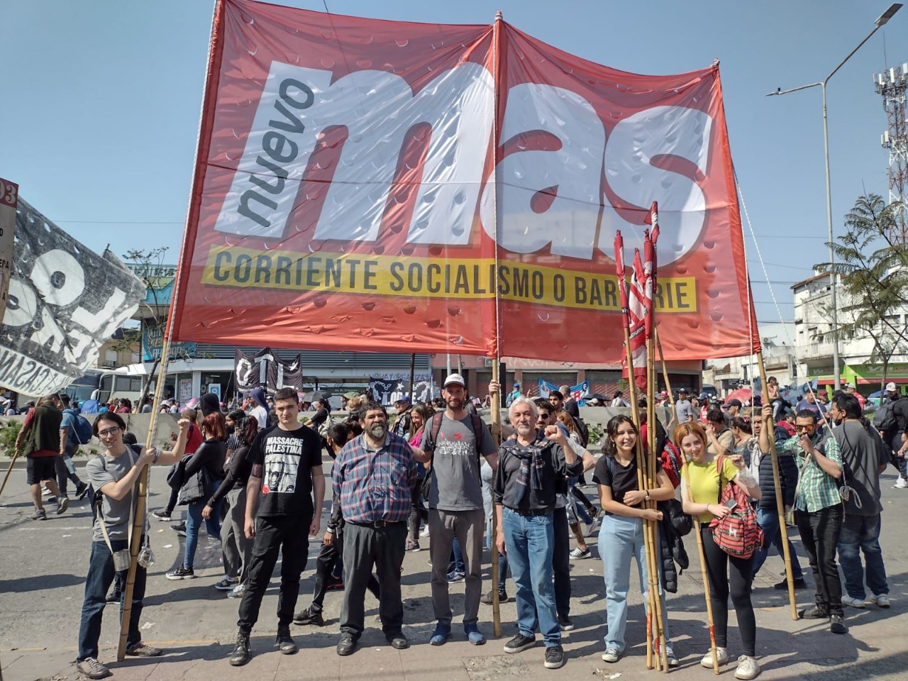 Organizaciones piqueteras y el Nuevo MAS marcharon contra el ajuste a 40 mil desocupados