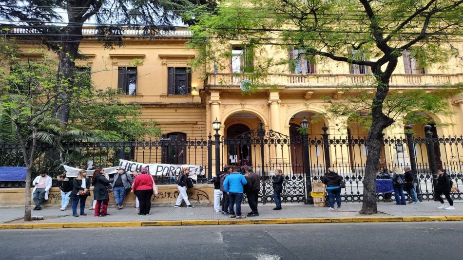 Tomas de colegios: Acuña denunció penalmente a 8 padres pero las ocupaciones continúan