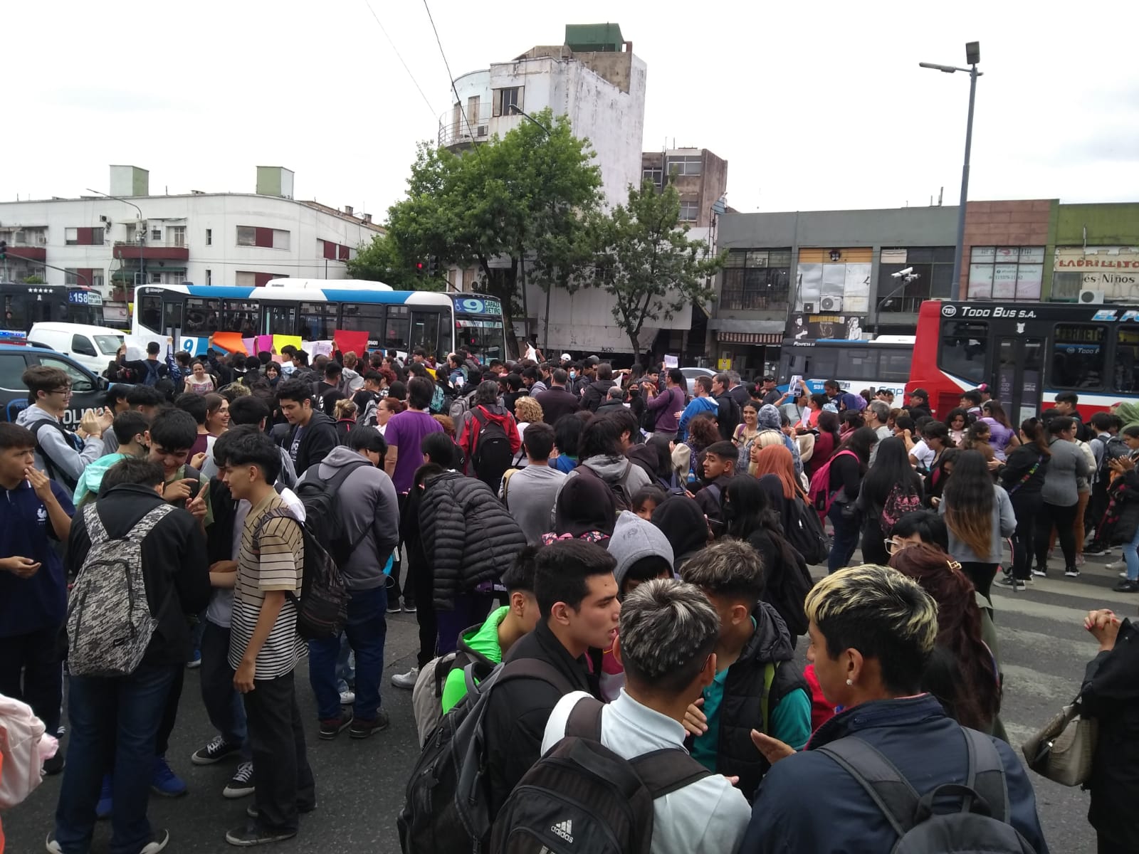 Reclaman por Jannis Deney Anti Bernal, chica de 15 años desaparecida en Pompeya