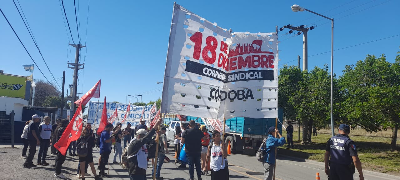 Gran acto y corte en NA por la reincorporación de Facundo Díaz