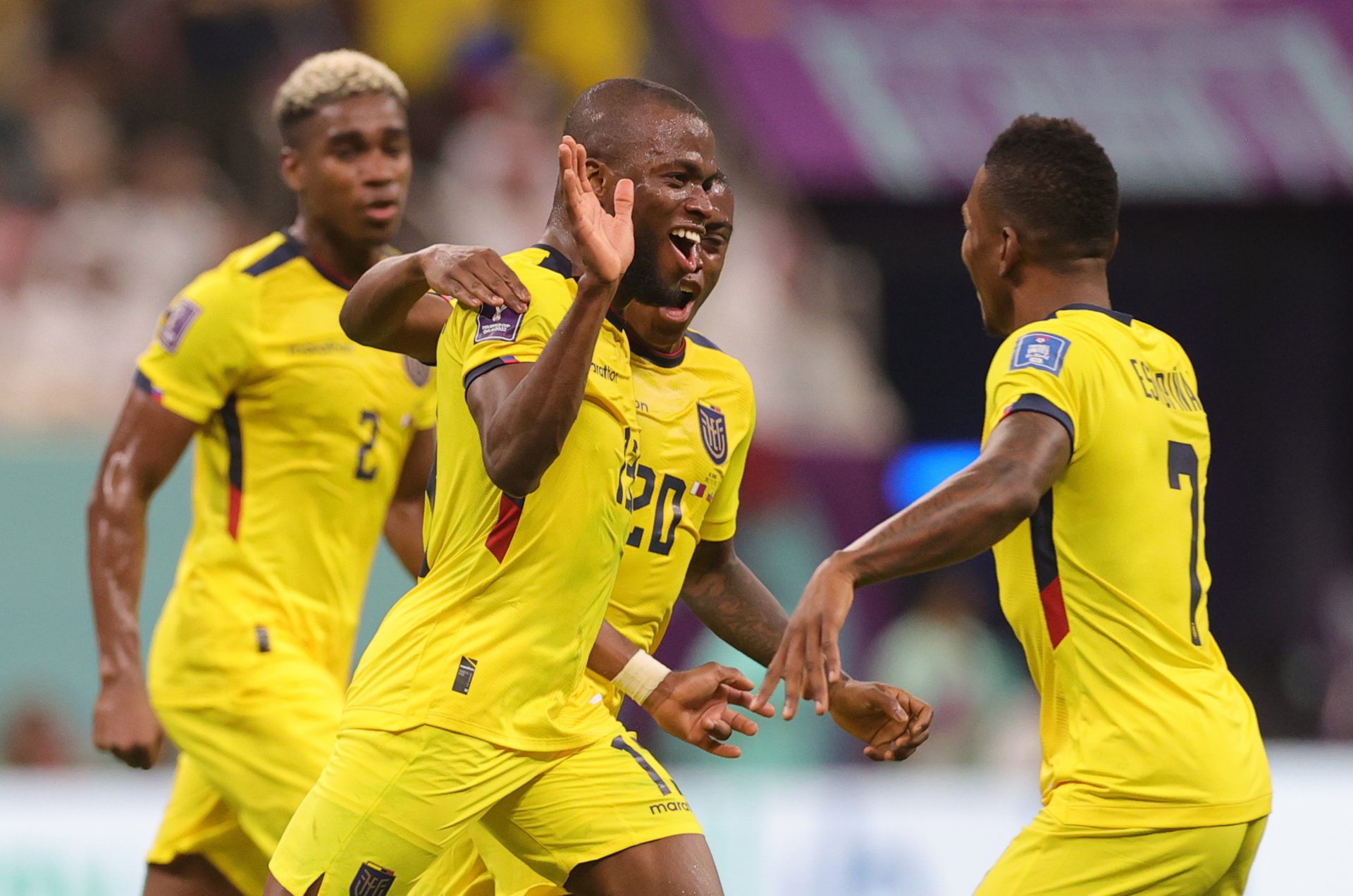 Ecuador le aguó la fiesta a Qatar: el seleccionado de Alfaro triunfó por 2 a 0 en el partido inaugural