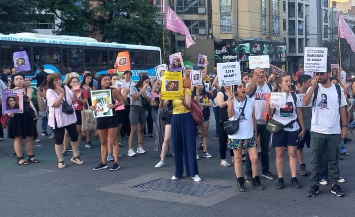 Córdoba: concentración en exigencia de la aparición con vida de Anahí Bulnes