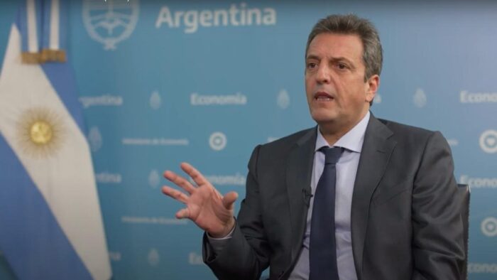 Regalo a los fugadores: la nueva «ley de blanqueo» de Massa