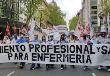 Enfermería CABA: movilización en reclamo por el reconocimiento profesional reconocimiento profesional