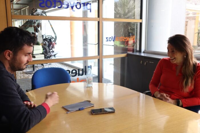 En campaña: minuto a minuto de Manuela Castañeira en Córdoba Manuela Castañeira en Córdoba