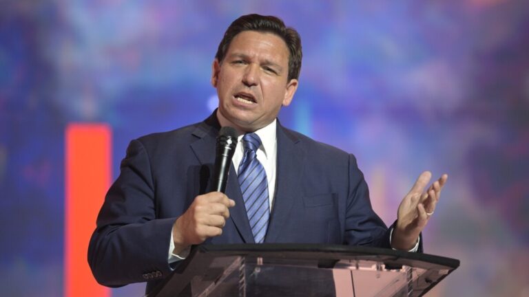 DeSantis impulsa propaganda pro esclavista en las escuelas de Florida DeSantis