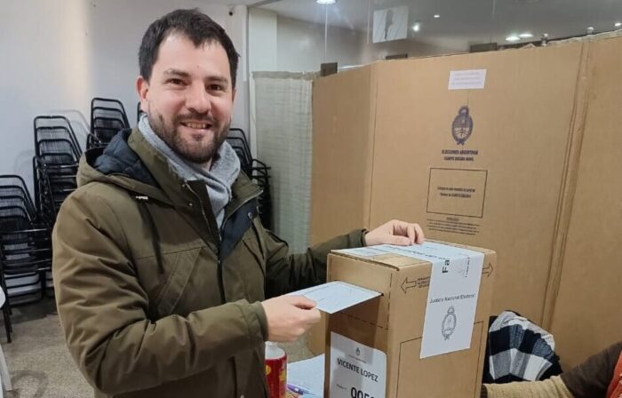 Votó Juan Cruz Ramat, precandidato a diputado por el Nuevo MAS Juan Cruz Ramat