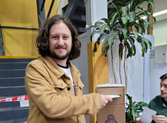 Votó Federico Winokur