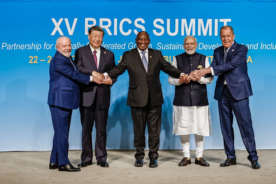 ¿Qué implica el no ingreso de Argentina a los BRICS? Los miembros del BRICS anunciaron la incorporación de nuevos países, entre ellos Argentina. ¿Qué opinaron los candidatos presidenciales?