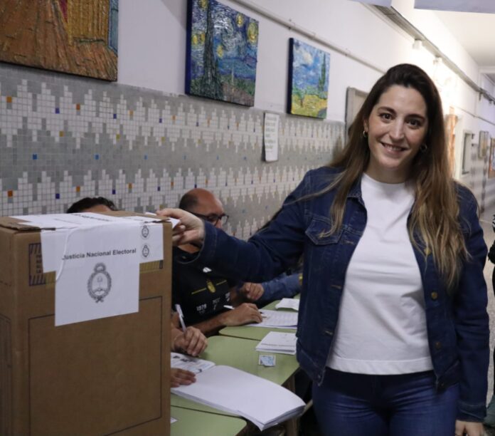 Votó Manuela Castañeira