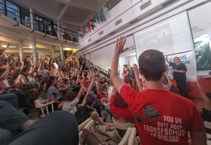 La comunidad del arte y la cultura se pone de pie Cultura de pie