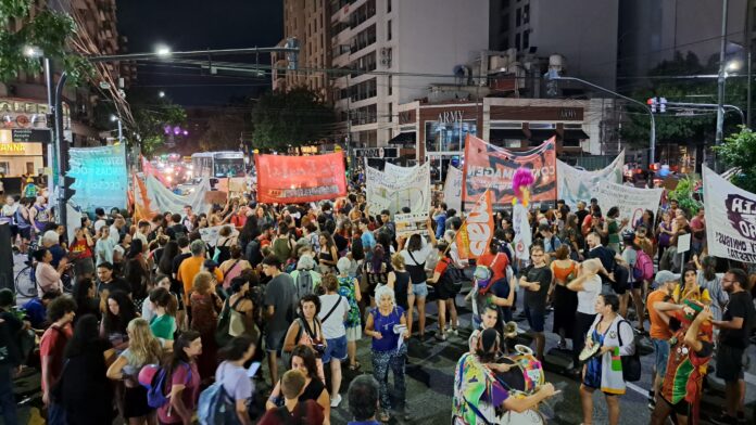 Cacerolazo educativo Estudiantazo Universidades