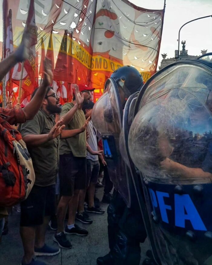 Apuntes sobre las Jornadas Históricas de Congreso Resistencia a Milei